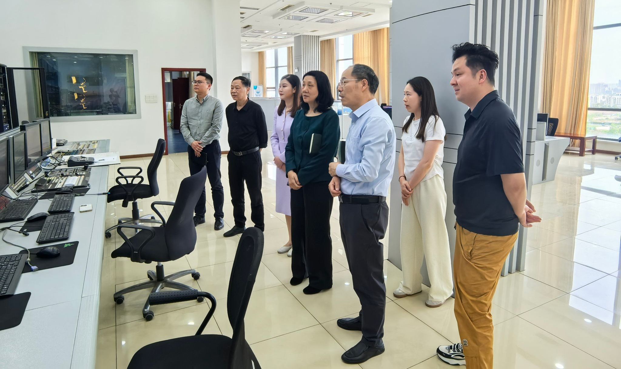 我校黨委副書記、常務副校長宗微率隊赴武漢市氣象局開展調研交流并推進數字內容制作服務合作